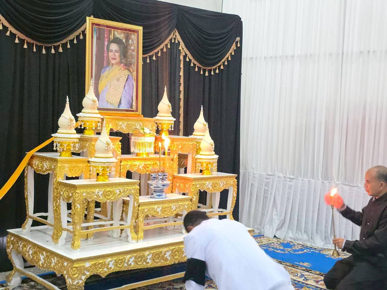 "อ.ทับปุด จ.พังงา จัดพิธีบำเพ็ญกุศลปัณรสมวาร 15 วัน เพื่ออุทิศถวายพระราชกุศล สมเด็จพระนางเจ้าสิริกิติ์ พระบรมราชินีนาถ พระบรมราชชนนีพันปีหลวง"